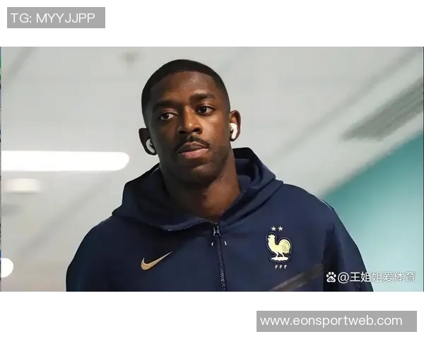 埃托奥与登贝莱重聚致意视频曝光感慨再见如故金球先生的荣耀