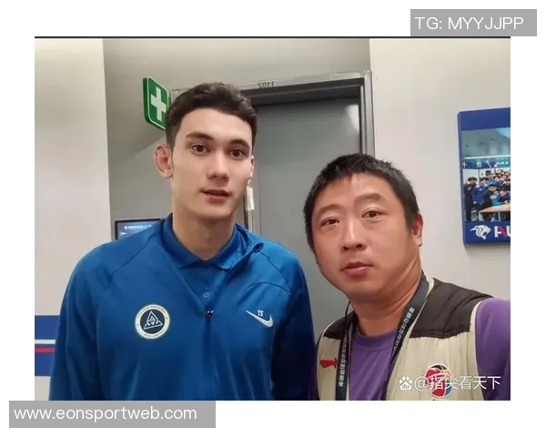 泰国队防守犯规引发争议拜合拉木模仿对手动作表达不满