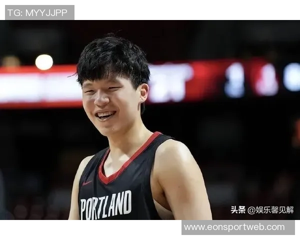 比卢普斯称赞夏普攻守兼备称其能应对高强度对抗挑战 比卢普斯称赞夏普攻守兼备称其能应对高强度对抗挑战